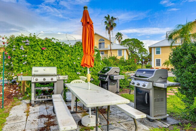 Building Photo - 6610 Gasparilla Pines Blvd