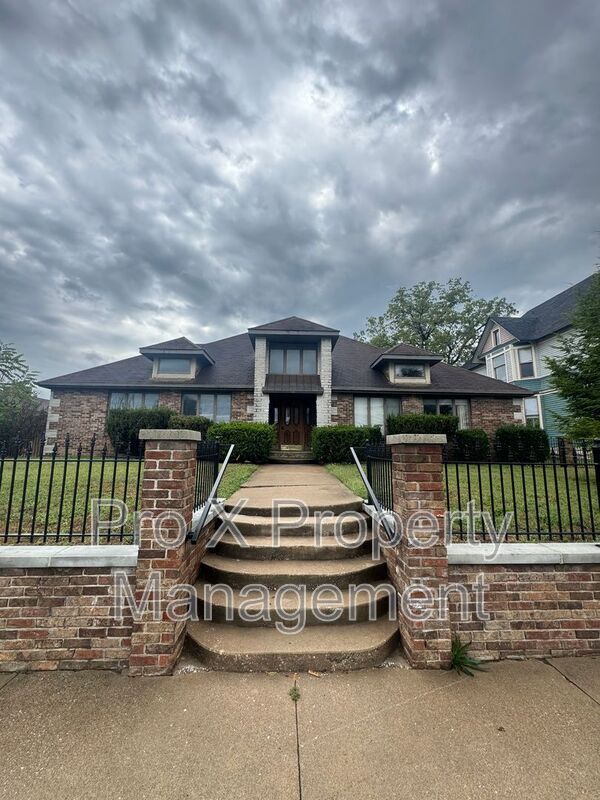 Primary Photo - 510 E Elm St