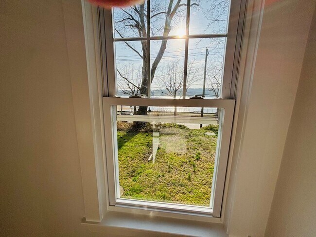 Building Photo - 420 Littleworth Ln