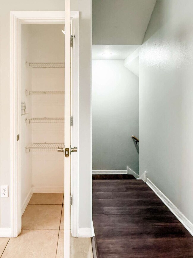 Building Photo - 10144 Arbor Run Dr