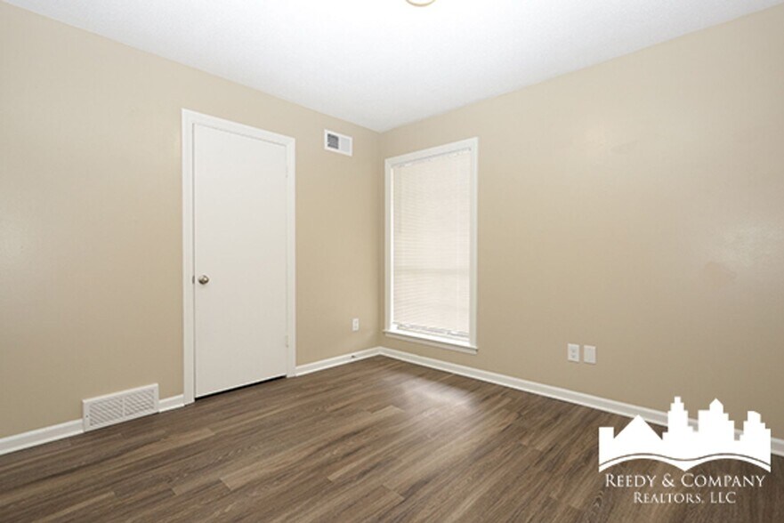 Building Photo - 6402 Cheshire Cove