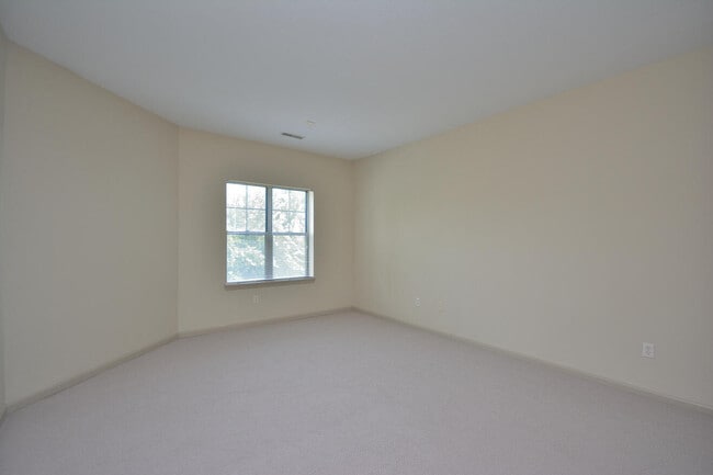 Building Photo - 1300 N Prospect Ave