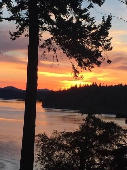 Building Photo - 9621 Steamboat Island Road Northwest