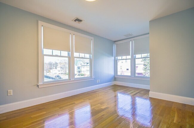 Building Photo - 429 Gallivan Blvd