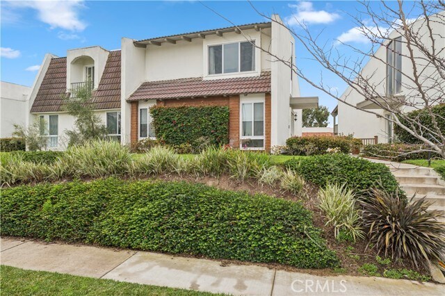 Building Photo - 2010 Barranca