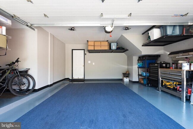Building Photo - 6326 Dunman Way