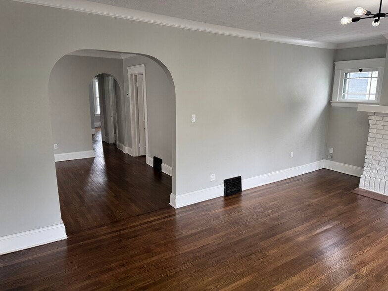 Building Photo - 1263 Jackson Ave