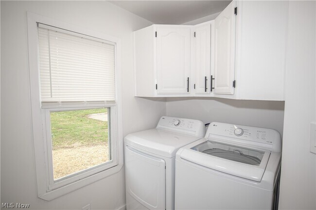 Building Photo - 112 Chestnut St