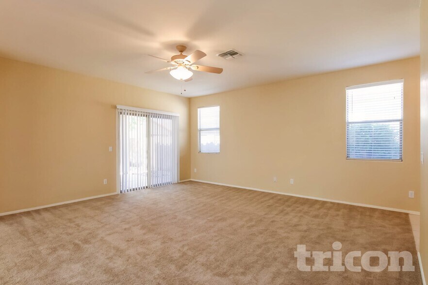 Building Photo - 12519 W Estero Ln