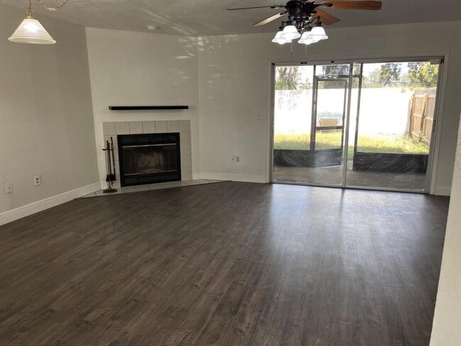 Building Photo - 7617 Tamarind Ave