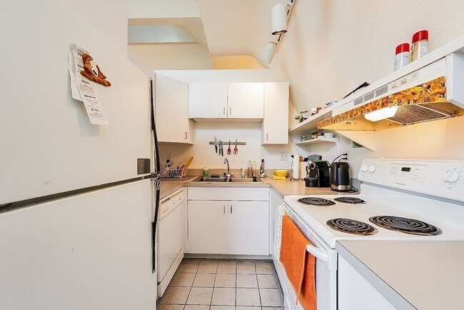 Building Photo - 32 Mason Terrace