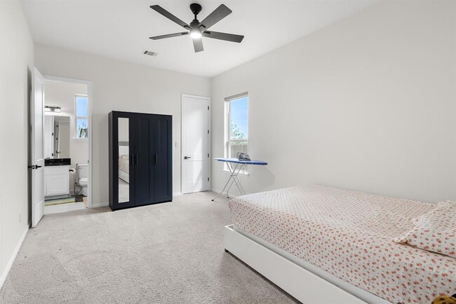 Building Photo - 2612 War Wagon Way