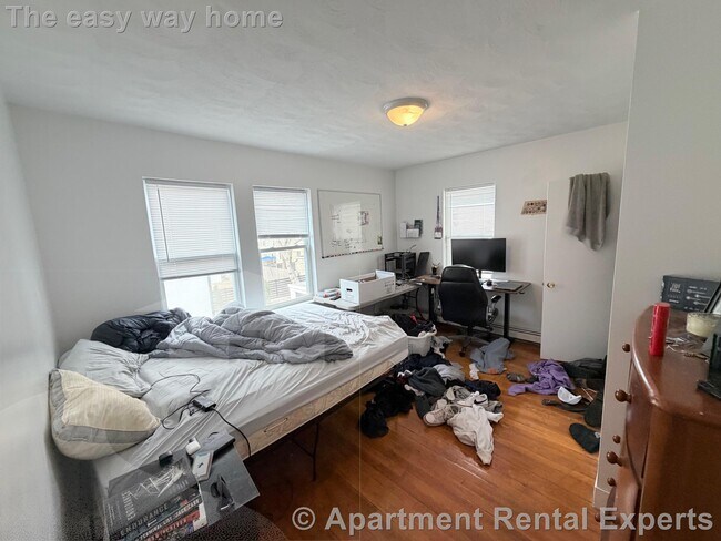 Building Photo - 27 Conwell Ave