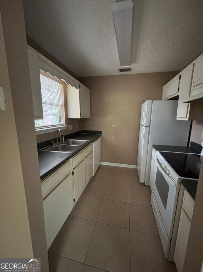 Building Photo - 183 Talbot Ct
