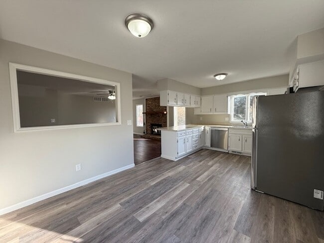 Building Photo - 3 Bedroom with Finished Walk Out Basement!