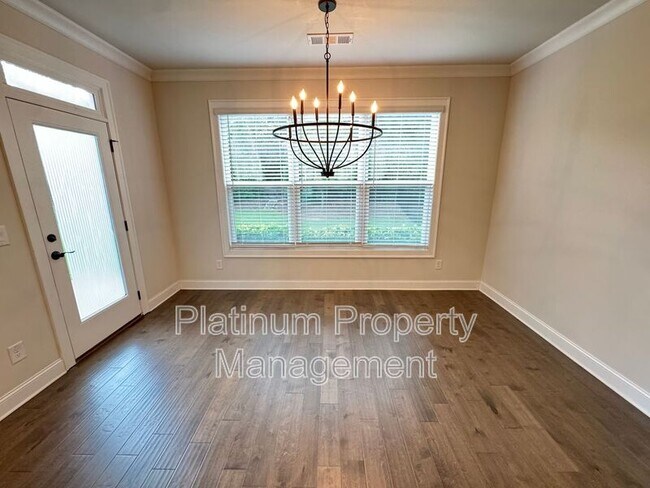 Building Photo - 705 Fieldcrest Park Ln