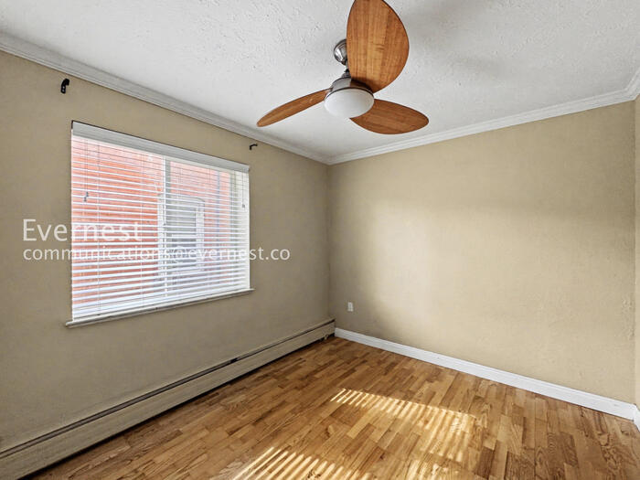 Building Photo - 276 S Sherman St