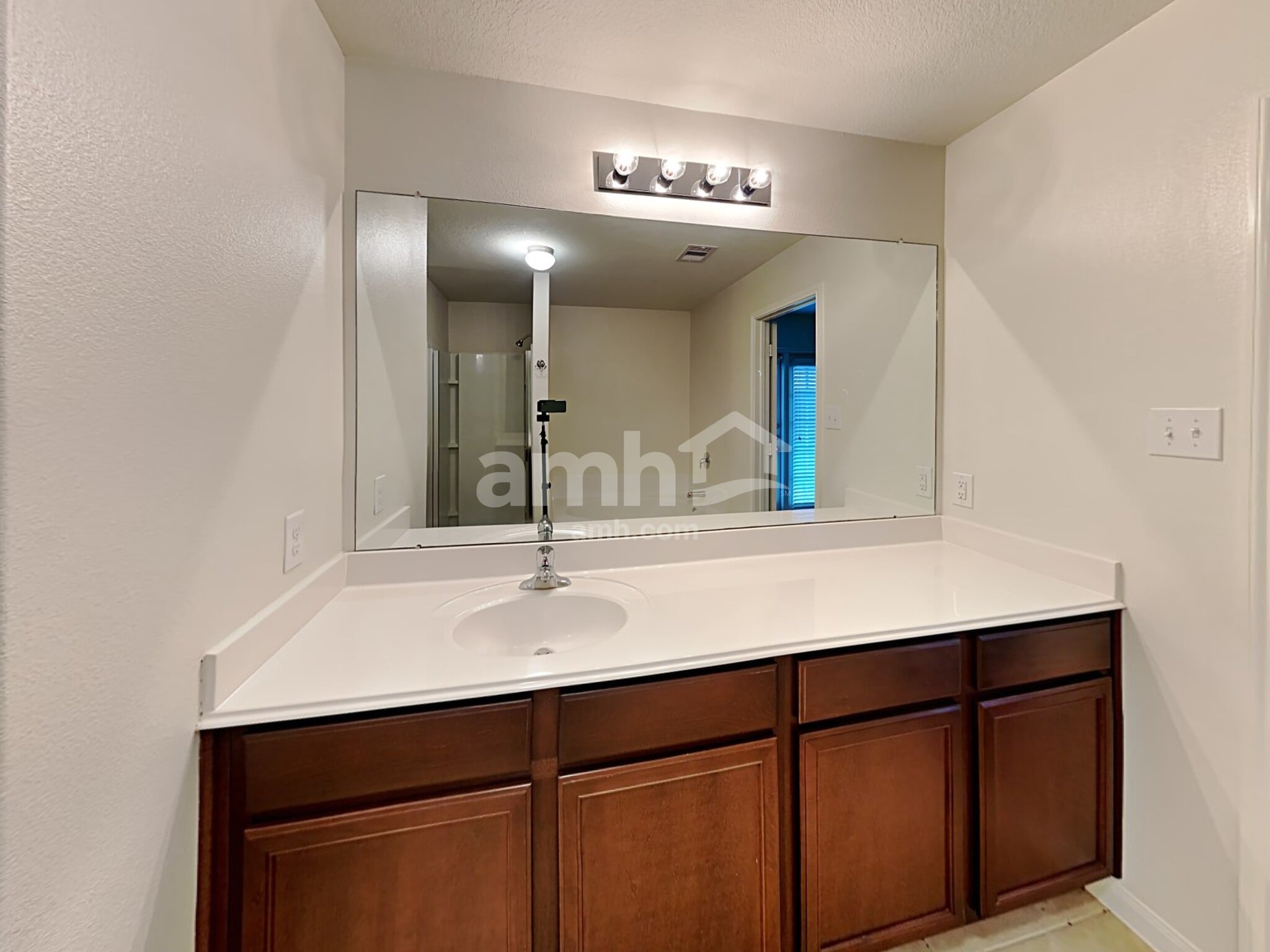 Building Photo - 22431 Bauer Canyon Dr
