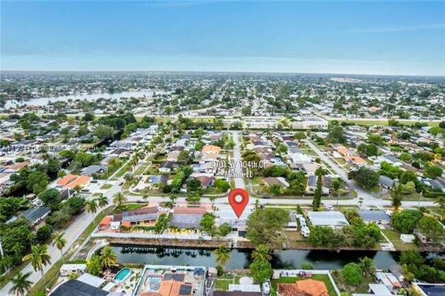 Building Photo - 4701 SW 104th Ct