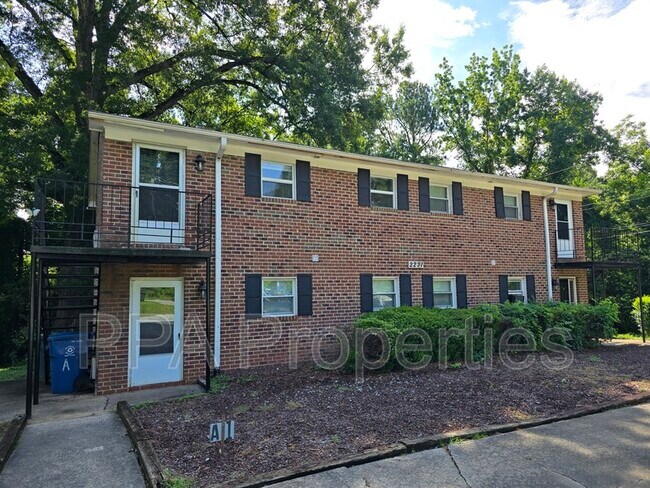 Primary Photo - 2231 Summit St