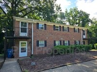 Building Photo - 2231 Summit St