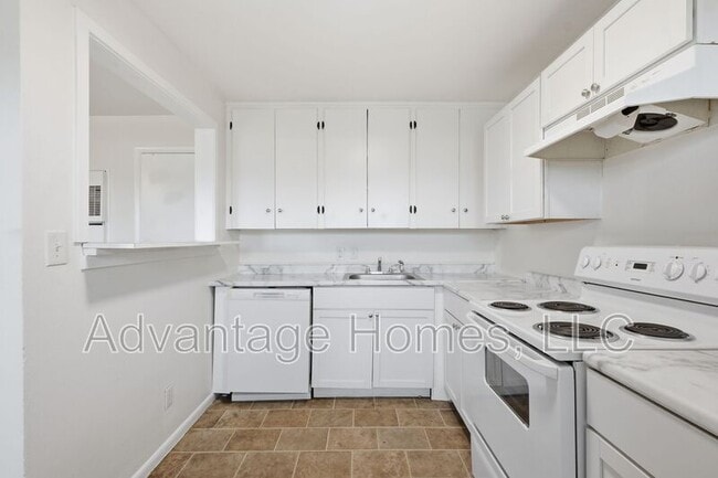 Building Photo - 1007 N Scott Ave