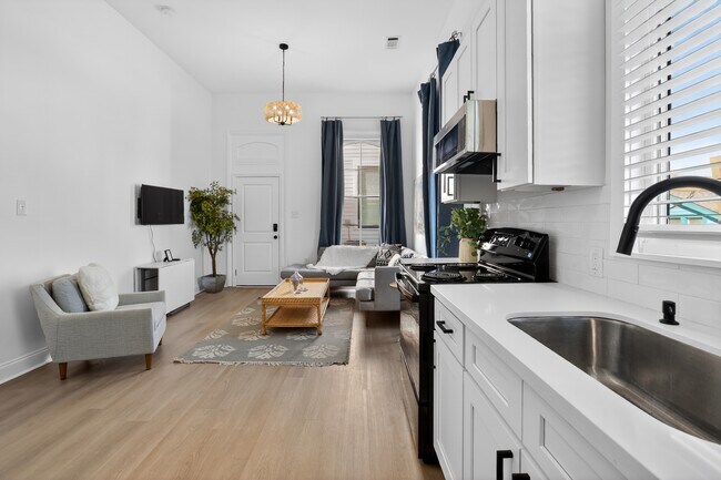 Building Photo - 3324 S Saratoga St