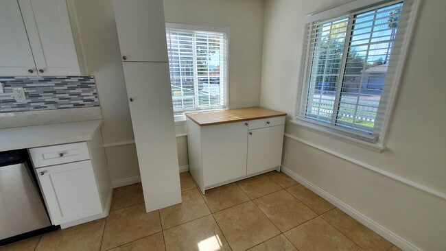 Building Photo - 6548 Aldea Ave