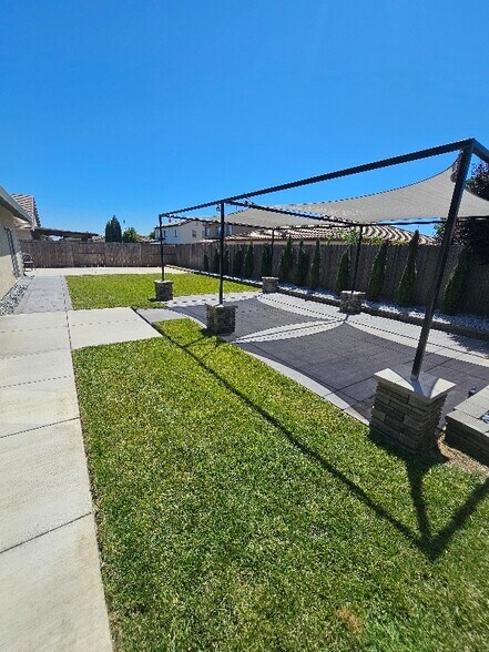 Primary Photo - 4048 Larner Way
