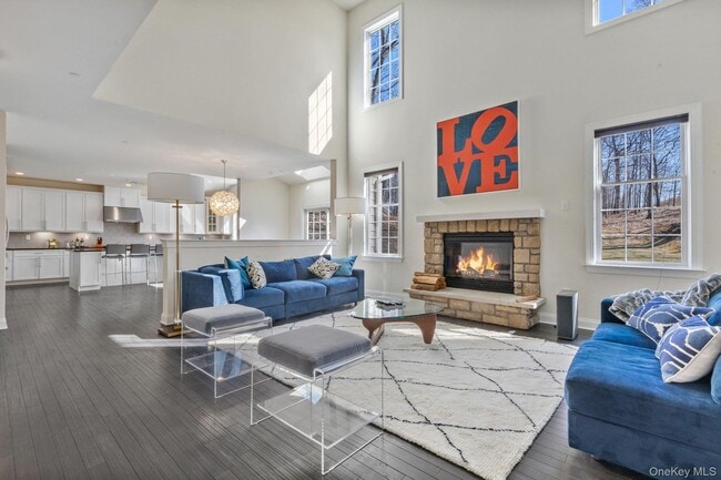 Building Photo - 11 Fraydun Ln