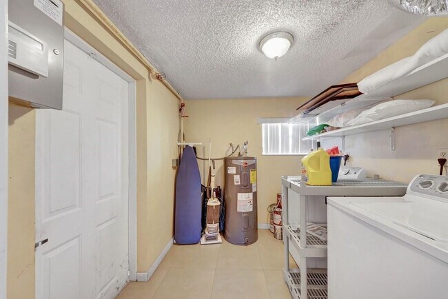 Building Photo - 1510 S 20th Ave