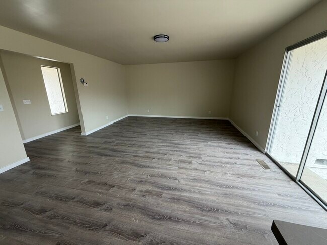 Building Photo - 3006 Vera Ln
