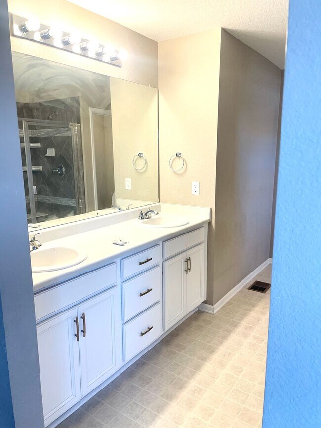Building Photo - Home for rent in the Traditions neighborhood Aurora CO 80018