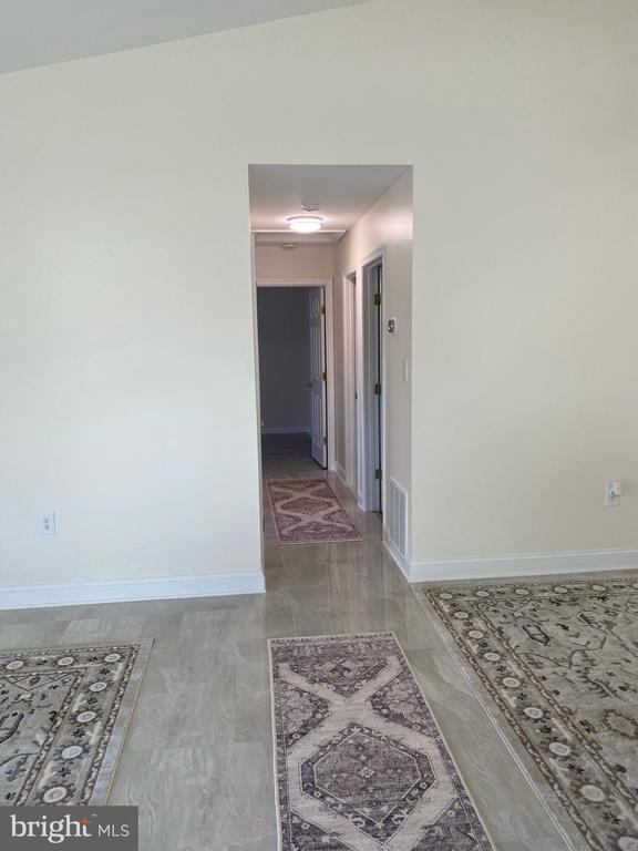 Building Photo - 9470 Scarlet Oak Dr