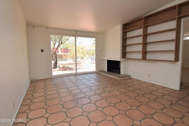 Building Photo - 6902 E Big Bear Dr