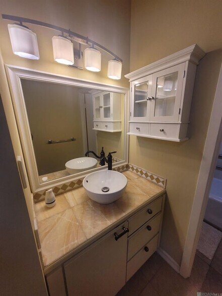 Building Photo - 11550 Southfork Ave