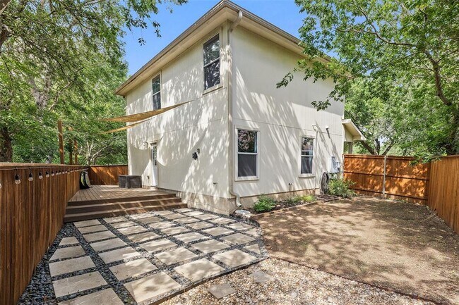 Building Photo - 1616 Strickland Dr