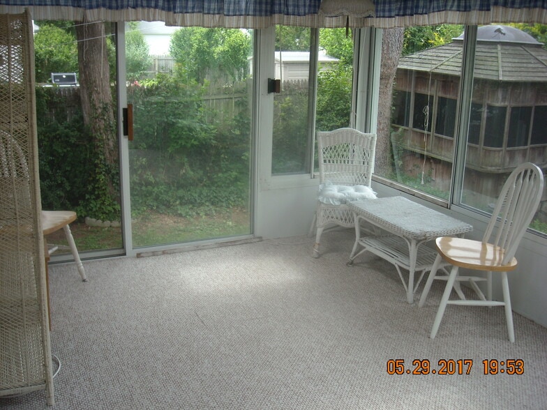 Building Photo - 20 Parker Pl