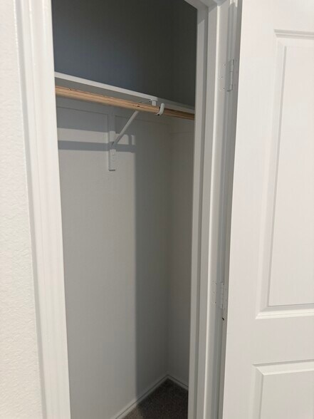 Building Photo - 13400 Trumpet Creeper Dr
