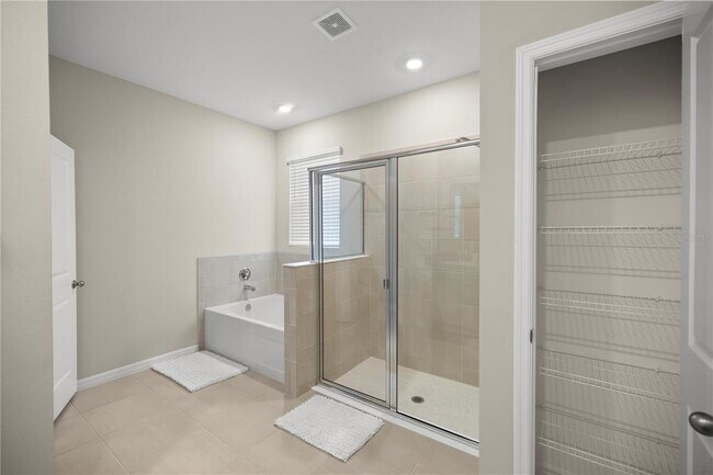 Building Photo - 8899 SW 50th Ave