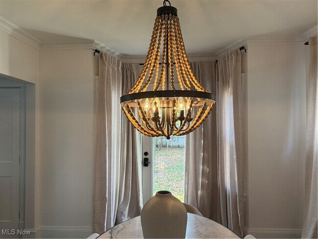 Building Photo - 1320 W 108th St