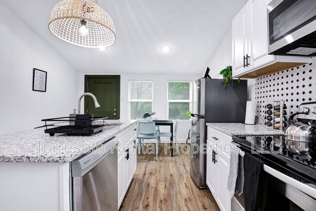 Building Photo - 226 Porter St