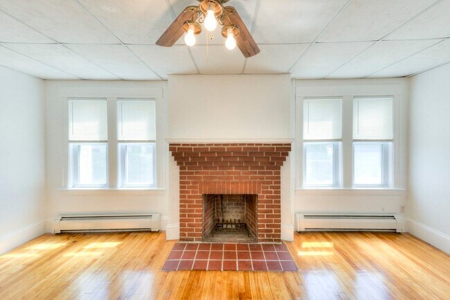 Building Photo - 377 Chandler St