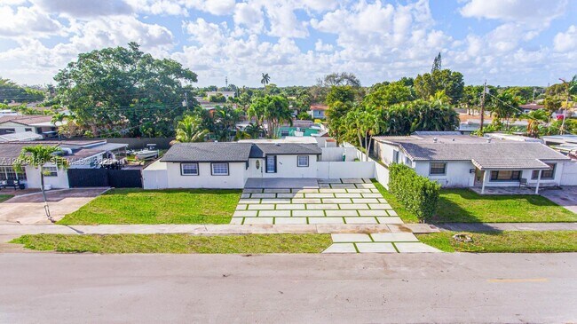 Building Photo - 7884 NW 175th St