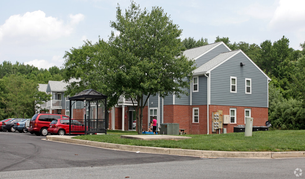 Primary Photo - Gardens at Chesapeake Apartments