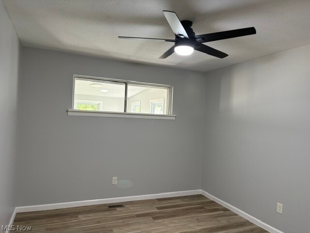 Building Photo - 4837 Willowbrook Dr