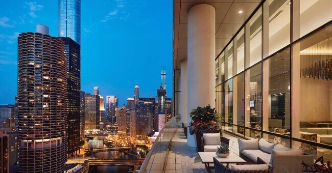 Building Photo - 107 W Wacker Dr