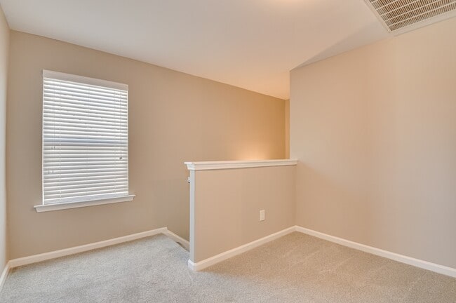 Building Photo - 848 Tyler Woods Dr