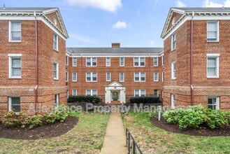 Building Photo - 922 S Washington St