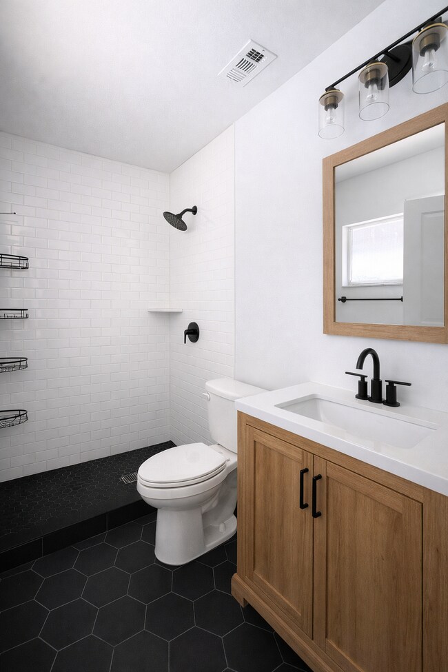 Building Photo - 8127 Chesebro Ave